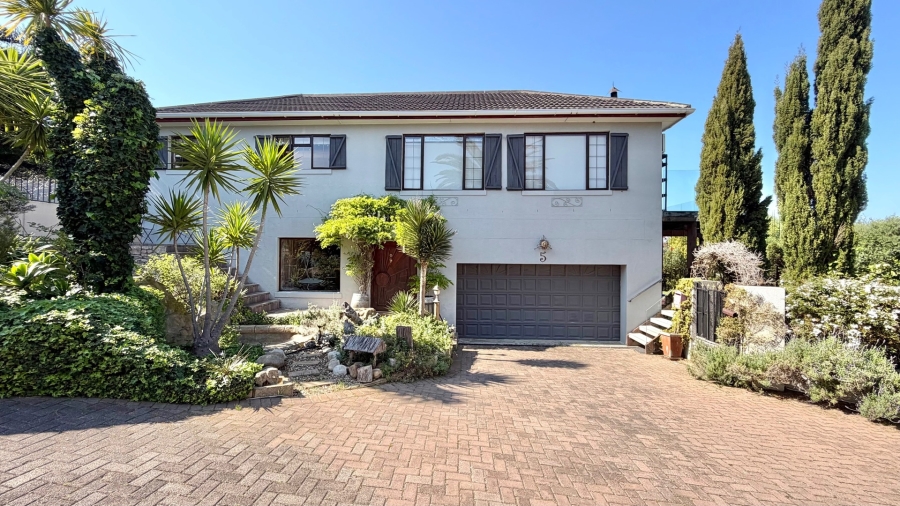4 Bedroom Property for Sale in Heldervue Western Cape